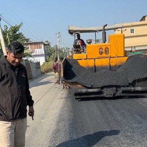 बिर्तामोड नगरमा सडक स्तरोन्नतिसँगै भत्किएका सडक मर्मत तिब्र 