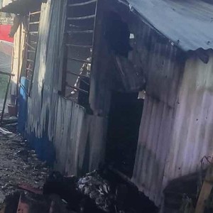 बिर्तामोडको एक पसलमा आगलागी, २ लाख ५० हजारको क्षति  