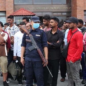 फ्लाइट रद्द भएपछि कतार जान लागेका सयौँ नेपाली विमानस्थलमै अलपत्र 