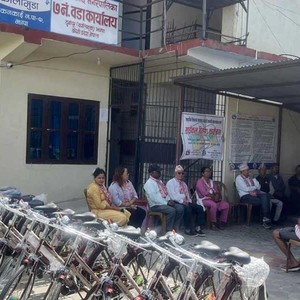 कनकाई–७ का १२ जना छात्र–छात्रालाई साईकल वितरण 