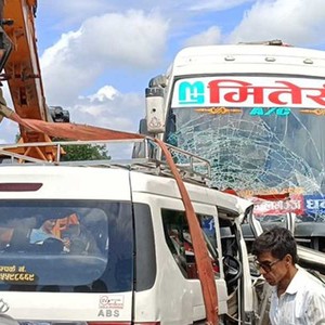 काँकडभिट्टातर्फ आउँदै गरेको बस दुर्घटना, ७ को मृत्यु, १८ जना घाइते 