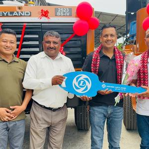 पूर्वेली ढुवानी सेवाद्वारा २ वटा  १० चक्के ट्रकहरू खरिद