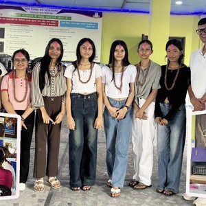  न्यूटन्स बिद्यालयमा एईईमा उत्तिर्ण बिद्यार्थीलाई सम्मान 