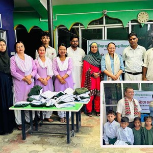 बिर्तामोडको मदरसा तालिमुल कुरान आविका विद्यार्थीलाई पोशाक वितरण  