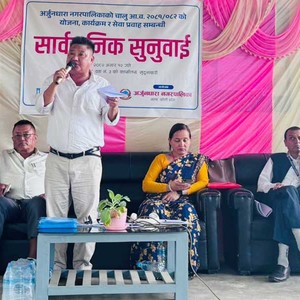 आफ्नो घर अगाडि कालोपत्रे हुँदा क्यारेम र लुडो खेल्न छोडेर सहयोग गर्न आग्रह