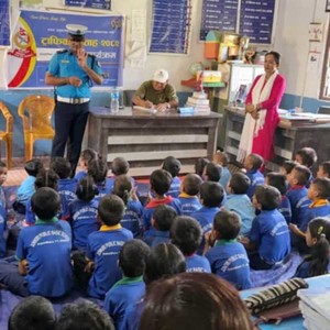 जुनकीरी साआबिका बिद्यार्थीलाई ट्राफिक नियमका बारेमा सचेतनामूलक कार्यक्रम 