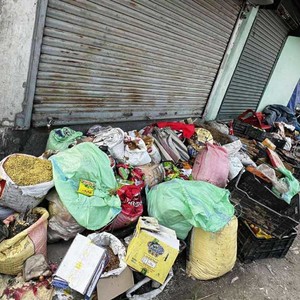 बिर्तामोडको कृषिथोकमा सञ्चालन किराना पसलमा आगलागी, एक लाखको क्षति 