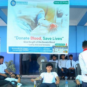 गोमेन्द्र बहुमुखी महाबिद्यालयमा ५३ जनाले गरे रक्तदान 