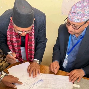 विघठित प्रतिनिधि सभाका सभामुख घिमिरेद्वारा झापा २ बाट मनोनयन दर्ता 