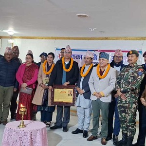 एकका लागि एक अभियानद्धारा विपद्का बेला सहयोग गर्ने ४४ संघसंस्थासहित झापाका तत्कालीन सिडिओ अधिकारीलाई सम्मान 