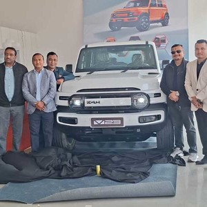 बिर्तामोडमा ४९.९९ लाख मूल्यको आइसिएयूआर भी २३ गाडी सार्वजनिक, यस्ता छन् बिशेषता   