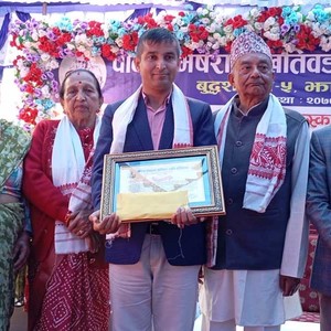 उत्कृष्ट कार्य गरेको भन्दै पत्रकार महासंघ झापालाई रु.५१००० सहित सम्मान उत्कृष्ट कार्य गरेको भन्दै पत्रकार महासंघ झापालाई रु.५१००० सहित सम्मान