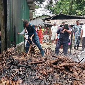 डाँगाबारीमा भएको आगलागीमा करिव १७ लाख मूल्य बराबरको क्षति डाँगाबारीमा भएको आगलागीमा करिव १७ लाख मूल्य बराबरको क्षति