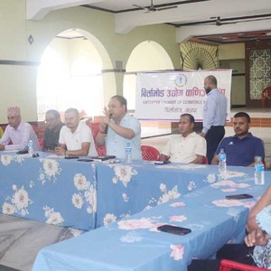  बिर्तामोडका व्यवसायी दुई धारमा