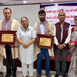 बिर्तामोड नगरका २ जना उत्कृष्ट गणित शिक्षकलाई सम्मान 