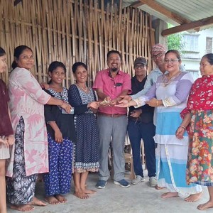 भारती बन्धु एकता समाजको अगुवाईमा बन्धुहरुबाट संकलित रकम भारती परिवारलाई हस्तान्तरण 
