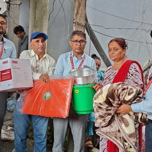 आगलागी पिडीतलाई सहारा नेपाल साकोसको सहयोग आगलागी पिडीतलाई सहारा नेपाल साकोसको सहयोग