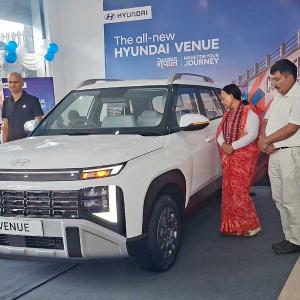 हुन्डाईको अल न्यू भेन्यु अव बिर्तामोडमा, यस्तो छ कारको बिशेषता हुन्डाईको अल न्यू भेन्यु अव बिर्तामोडमा, यस्तो छ कारको बिशेषता