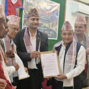 पर्यटन प्रवर्धन गर्न नेपाल र भारतका व्यवसायीबीच सम्झौता पर्यटन प्रवर्धन गर्न नेपाल र भारतका व्यवसायीबीच सम्झौता