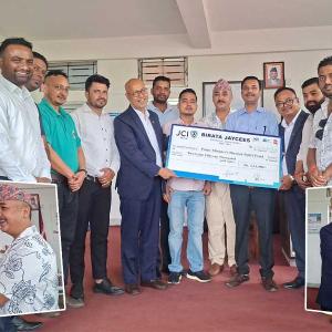 बाढीपीडितका लागि वीरता जेसीजको २ लाख ५१ हजार सहयोग  