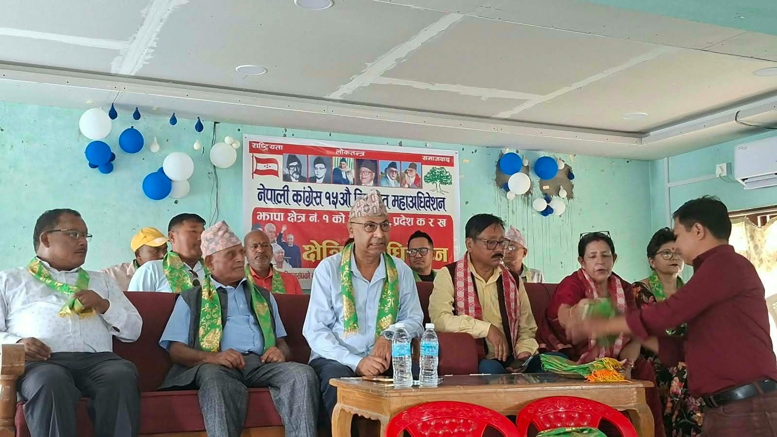 धोकाको राजनीतिले निष्ठालाई सधैं ओझेलमा पार्न सक्दैन 